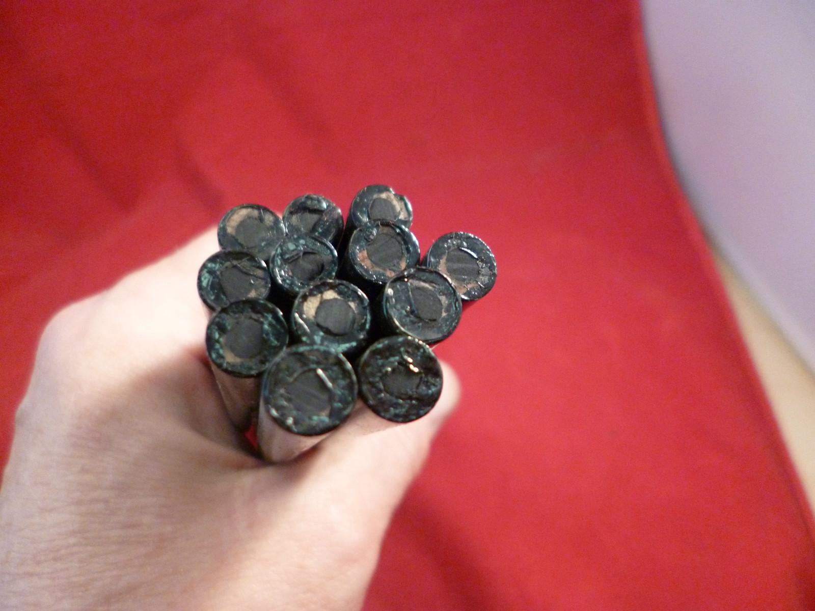 1 DOZEN (12) VINTAGE DRAWING/SKETCHING PENCILS CHARCOAL ROUND 4B DURO ART USA