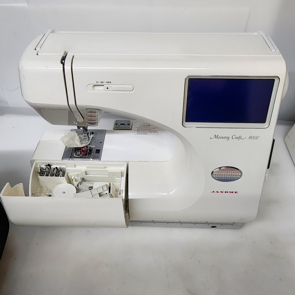 Janome Memory Craft 9000 Sewing Embroidery Machine Combo Computerized W Case Acc