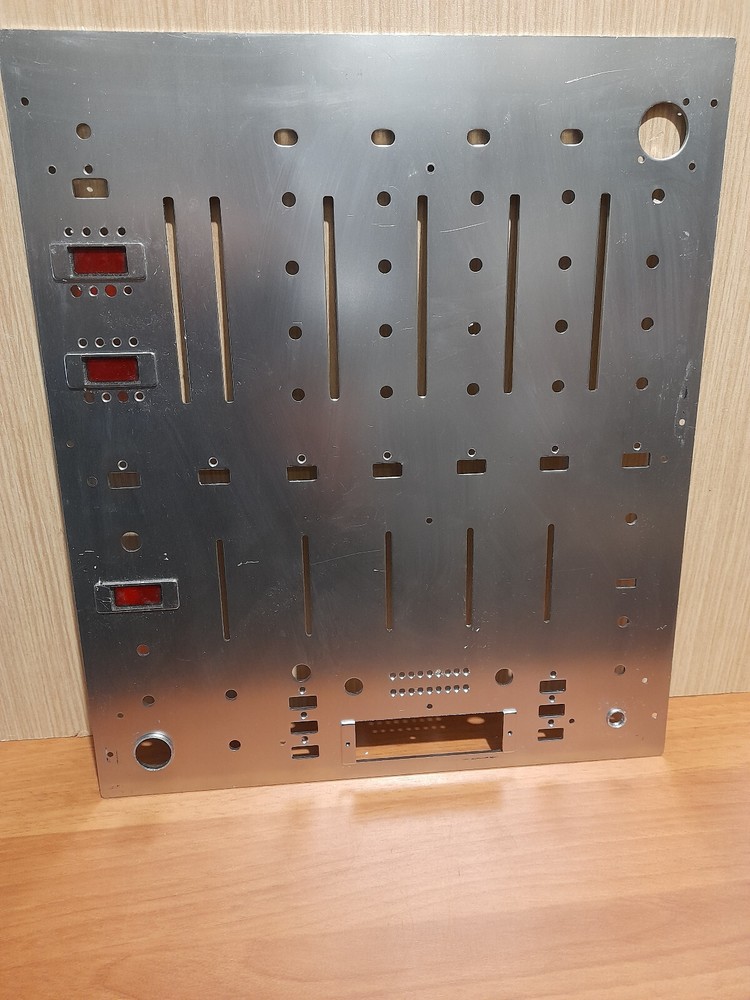 Behringer DJX700 faceplate 2