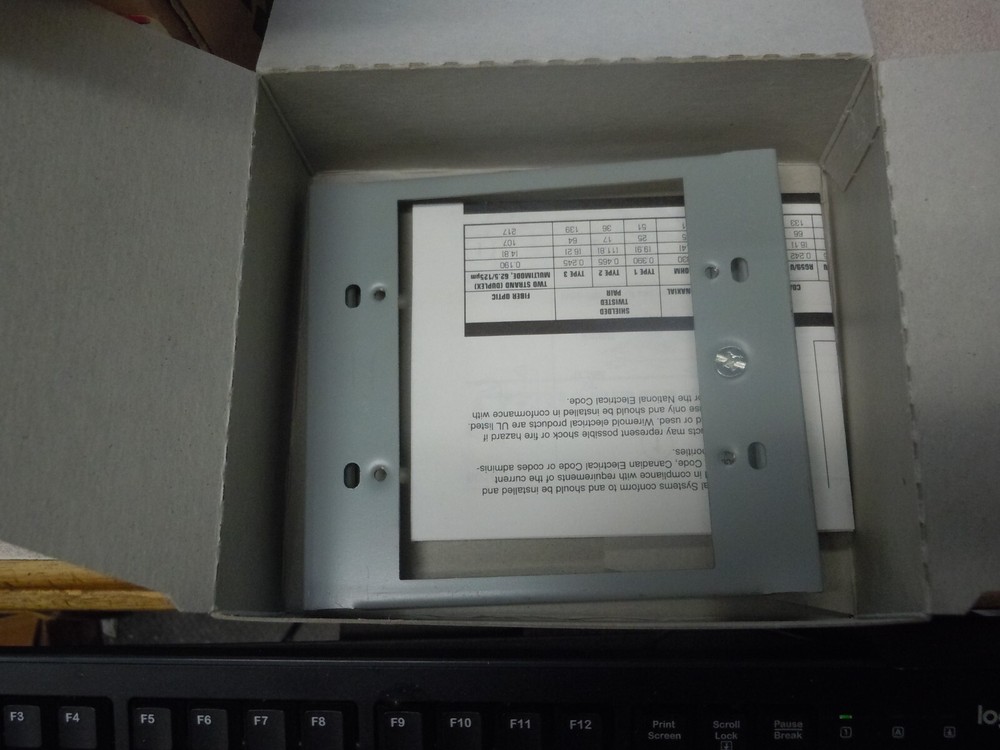 Wiremold G6007C-2 2-Gang Device Plate For Vertical Mounting Devices 2 Pack