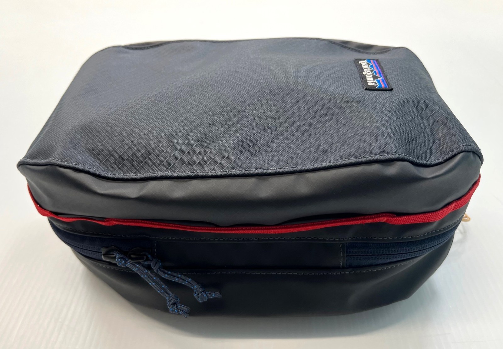 PATAGONIA Black Hole Cube 6L Travel Bag #49367 SMOLDER BLUE w AMANITA RED (SMRE)