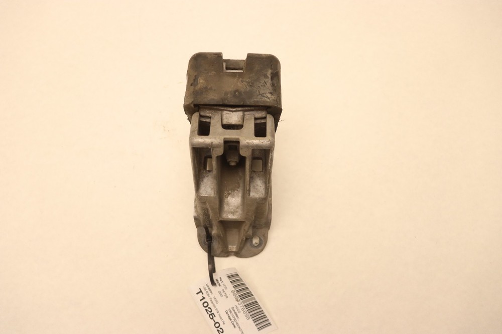 2018-2023 PETERBILT 579 FRONT BONNET HOOD REST BRACKET SUPPORT OEM