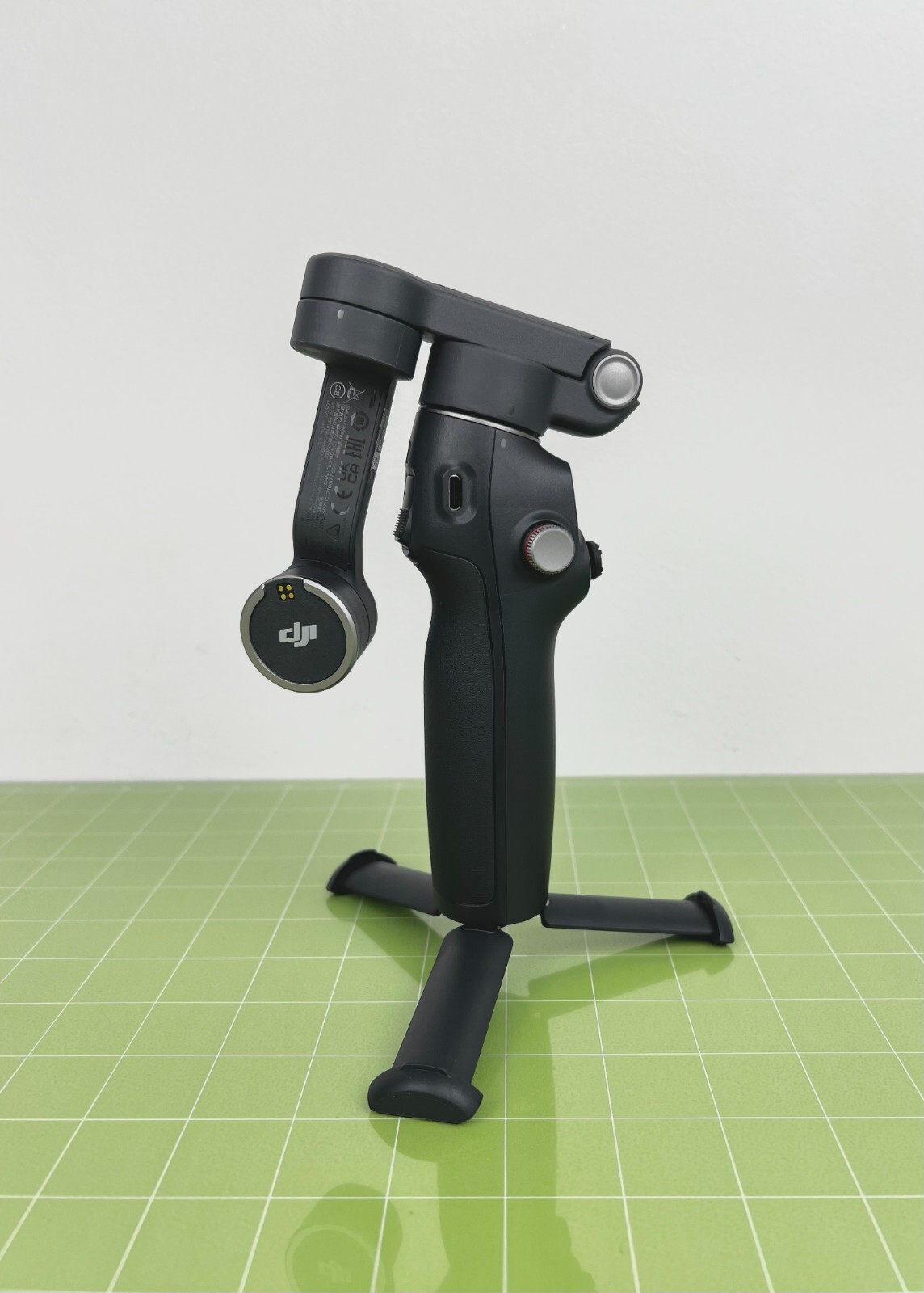 DJI Osmo Mobile 7P Smartphone 3-Axis Gimbal Stabilizer - Gray