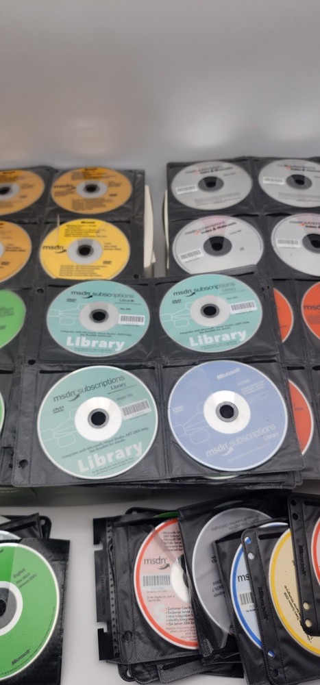 400 Discs Microsoft MSDN DVD CD Software Lot 2000-2008 w/ MSDN Cases