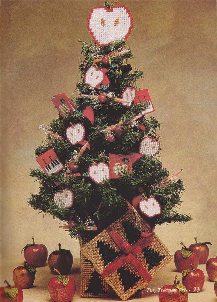 VHTF!!! OOP!!! PLASTIC CANVAS TINY TREASURE TREES MUST SEE!!!