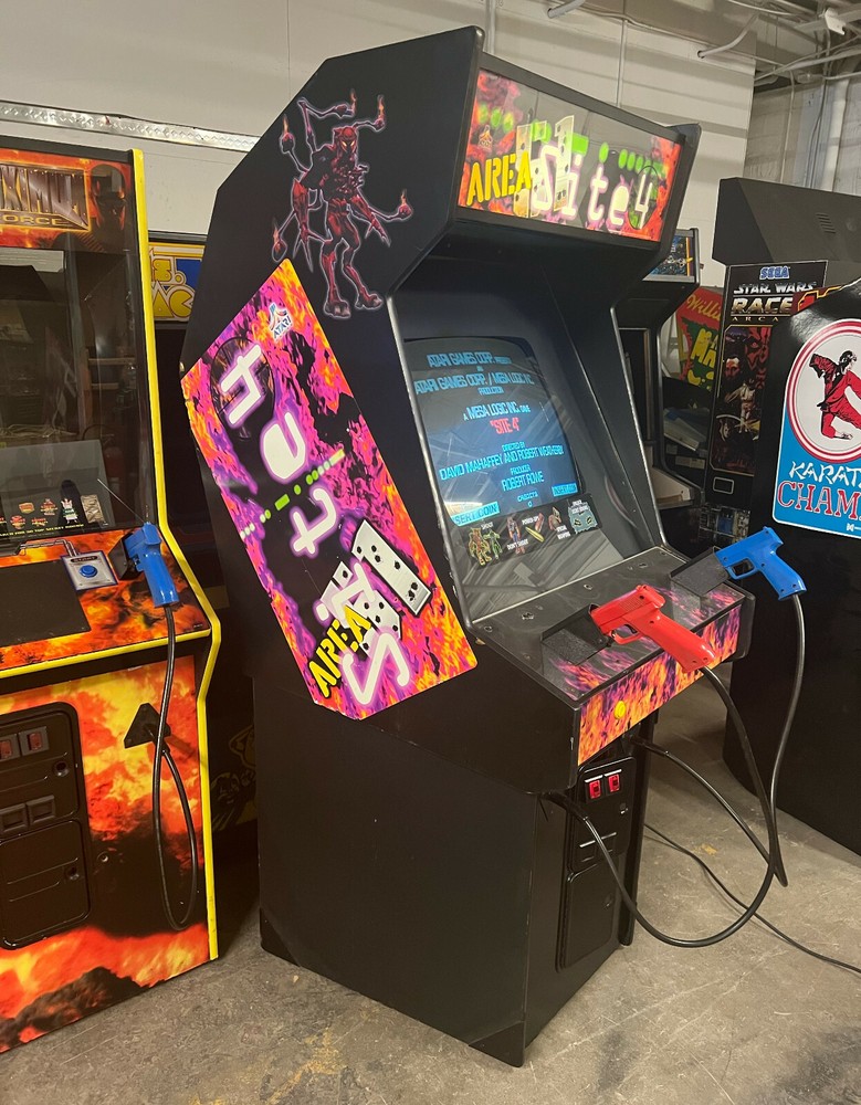 SITE 4 ARCADE MACHINE by ATARI 1998 (AREA 51)