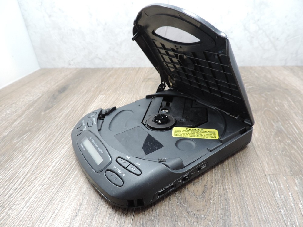 Optimus Portable Compact Disc Player CD-3380 Tested Works