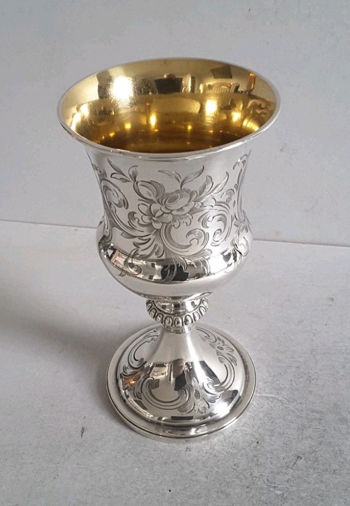 GOOD , CRESTED ANTIQUE SOLID SILVER GOBLET / CHALICE. HT. 17cms. LON. 1850