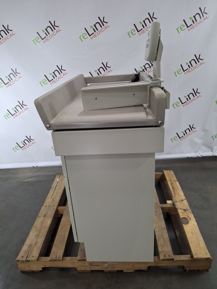 Midmark 640 Pediatric Exam Table