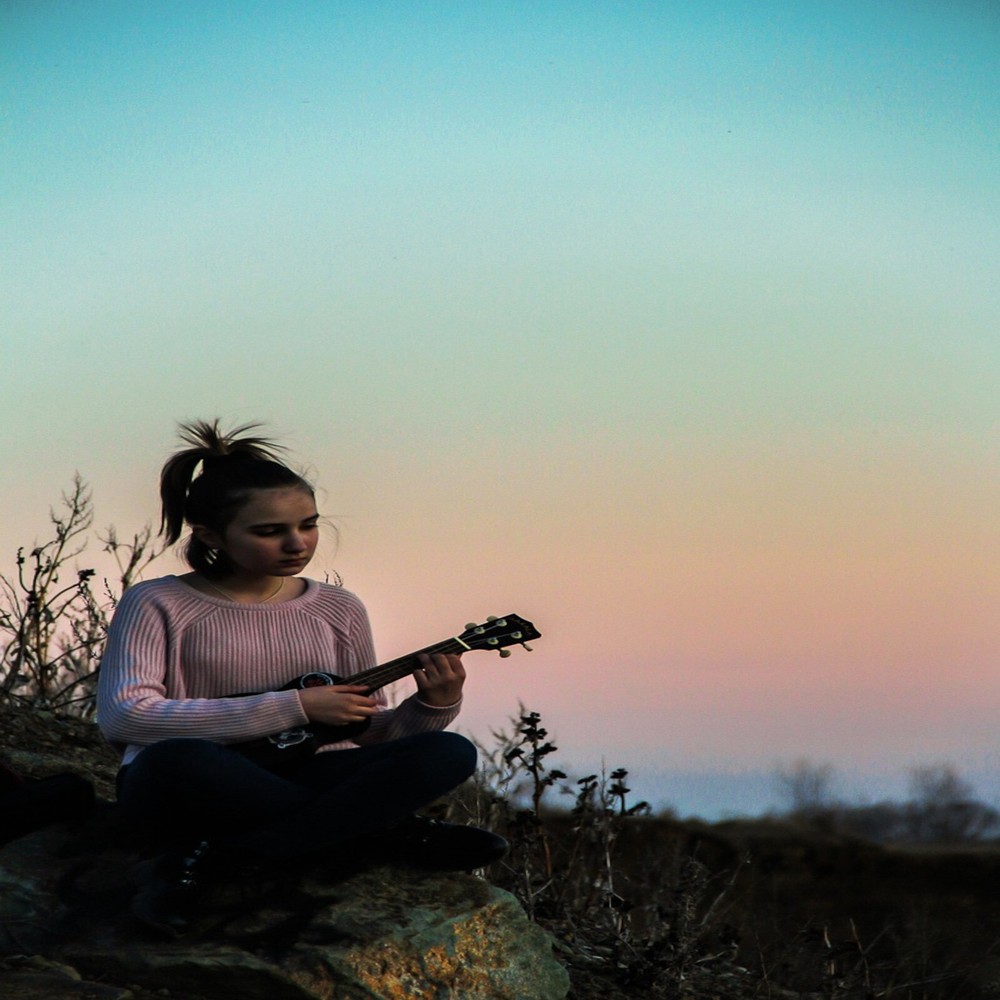 21" Skull Ukulele Solid Wood Four Golden Strings Practice Playing Instruments