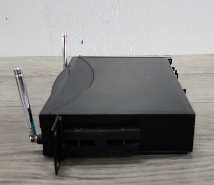 AKG Platnum Series Wireless Receiver Model WR2000 Bundle Pro Audio Equip Tested