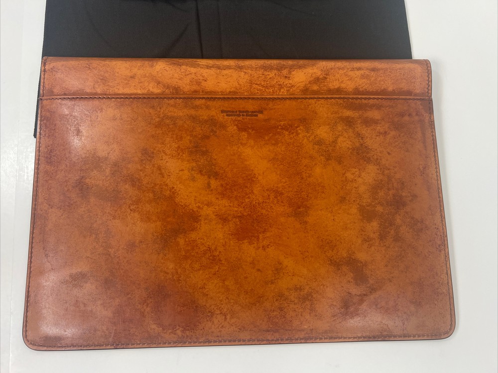 Monarch FOX Screen Used Leather Jasper Maison Monarch Folder
