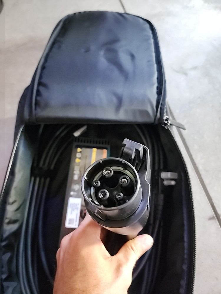 Chrysler Phev Charger With Bag (Used)
