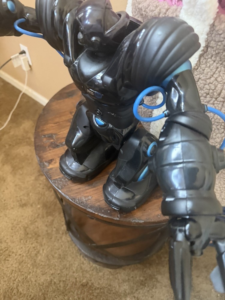 WowWee Black Robosapien RS Blue Interactive Robot no remote
