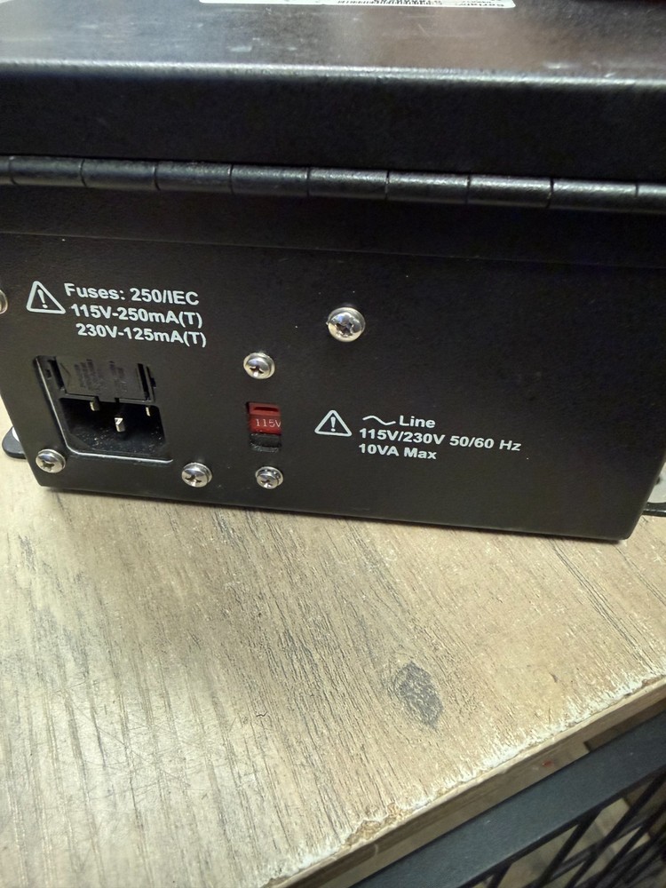 MKS instruments 220DD-00100D2B Differential Capacitance Manometer 100 TORR READ