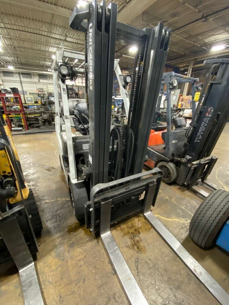 UniCarriers MCP1F2A25LV LP Forklift 4,400 lb Capacity Side Shift 3F Mast