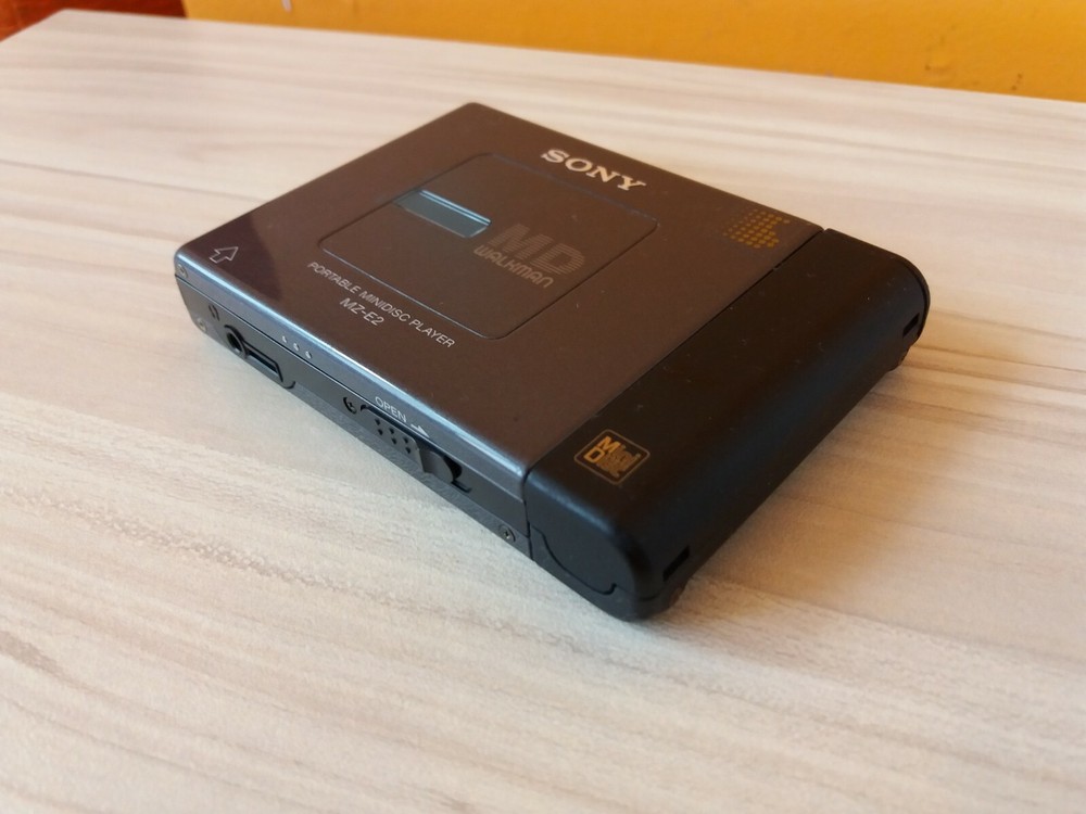 Sony Minidisc MZ-E2 with accessories