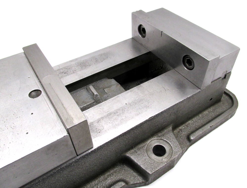 KURT ANGLOCK 6" MILLING MACHINE VISE w/ JAWS & HANDLE - #D60