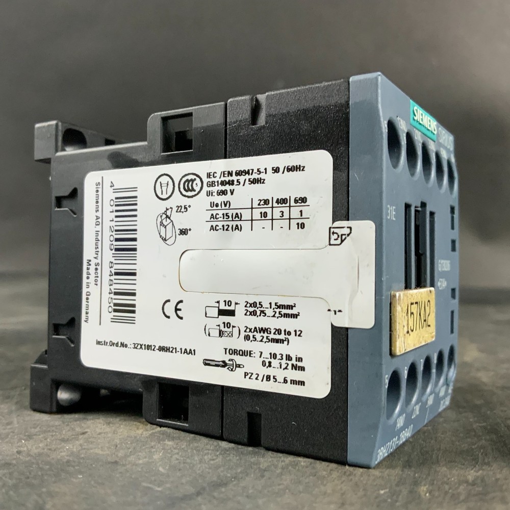 SIEMENS 3RH2131-1BB40 CONTACTOR ($35 OBO)