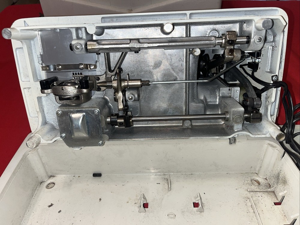Belvedere Adler Model 555SS Sewing Machine Running Possible Problem See Descript