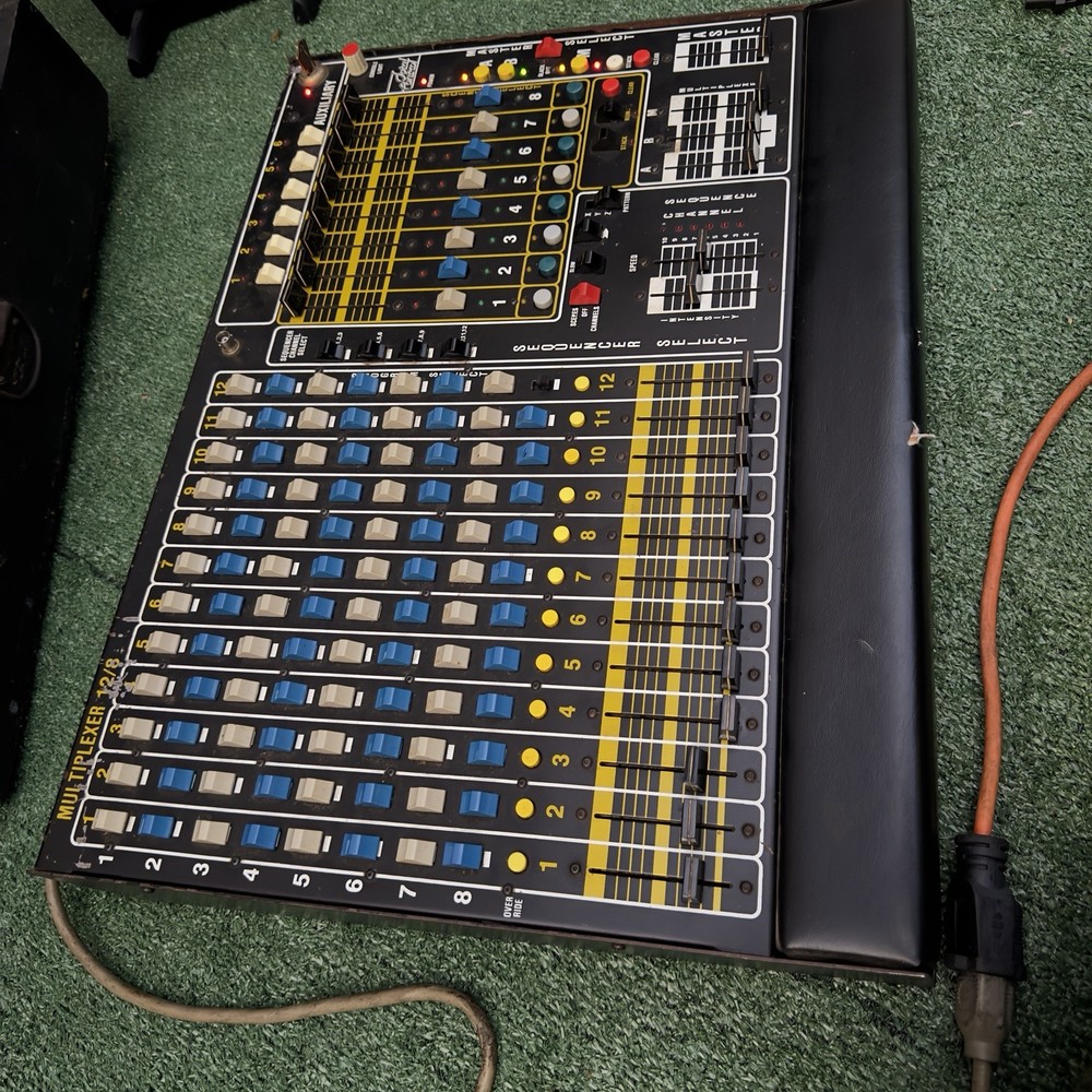 Total Control Multiplexer 128M Analog Mixer Console 12 Channel 3 Bus Tabletop