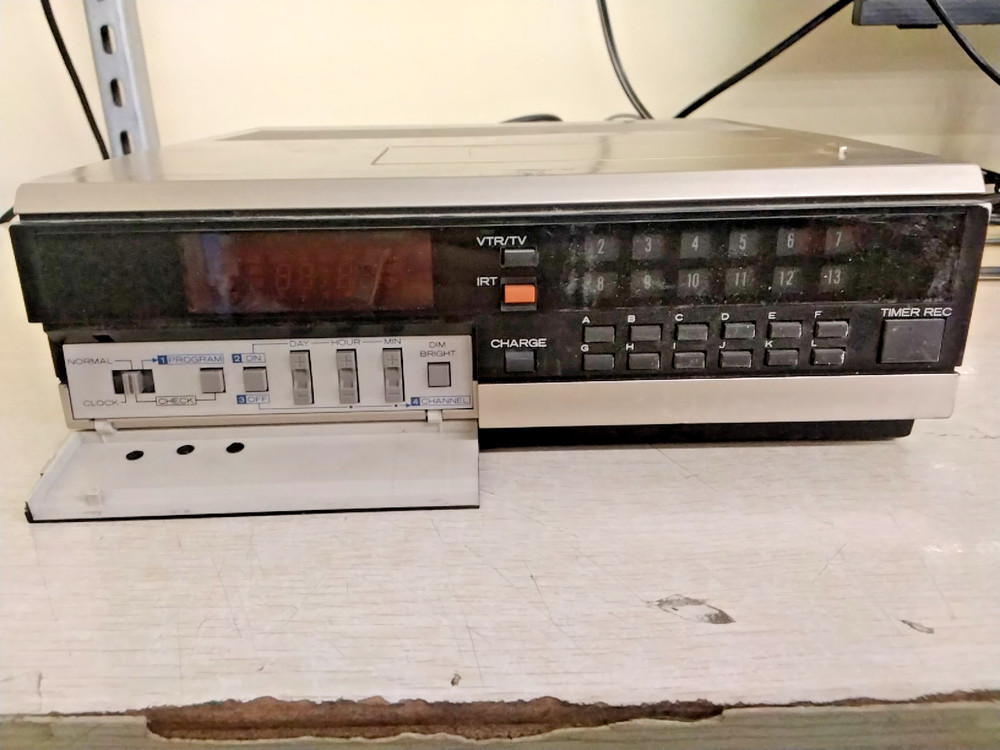 Hitachi Video Tuner Model VT-TU3A