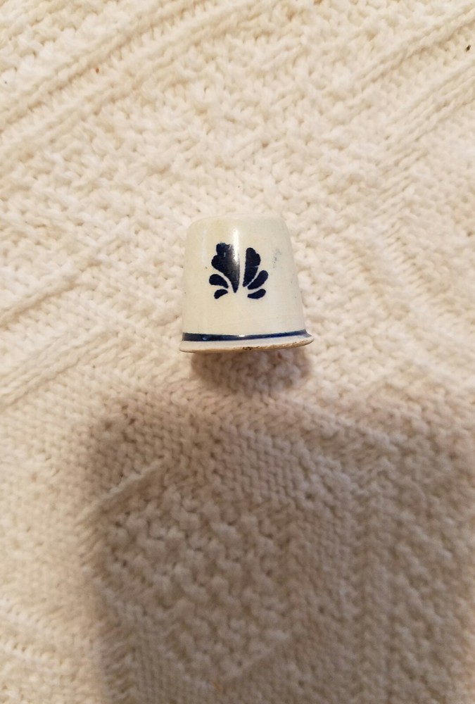 Holland porcelain thimble