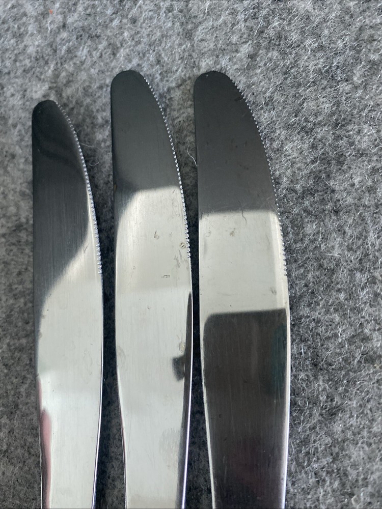 3 TOWLE/SUPREME CUTLERY STAINLESS FLATWARE, "PIERRE" PATTERN, DINNER KNIVES