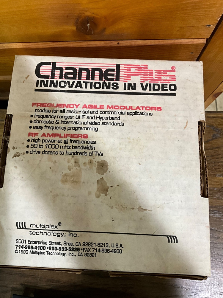 Channel Plus DA-500 Distribution Amplifier with Charger & Box
