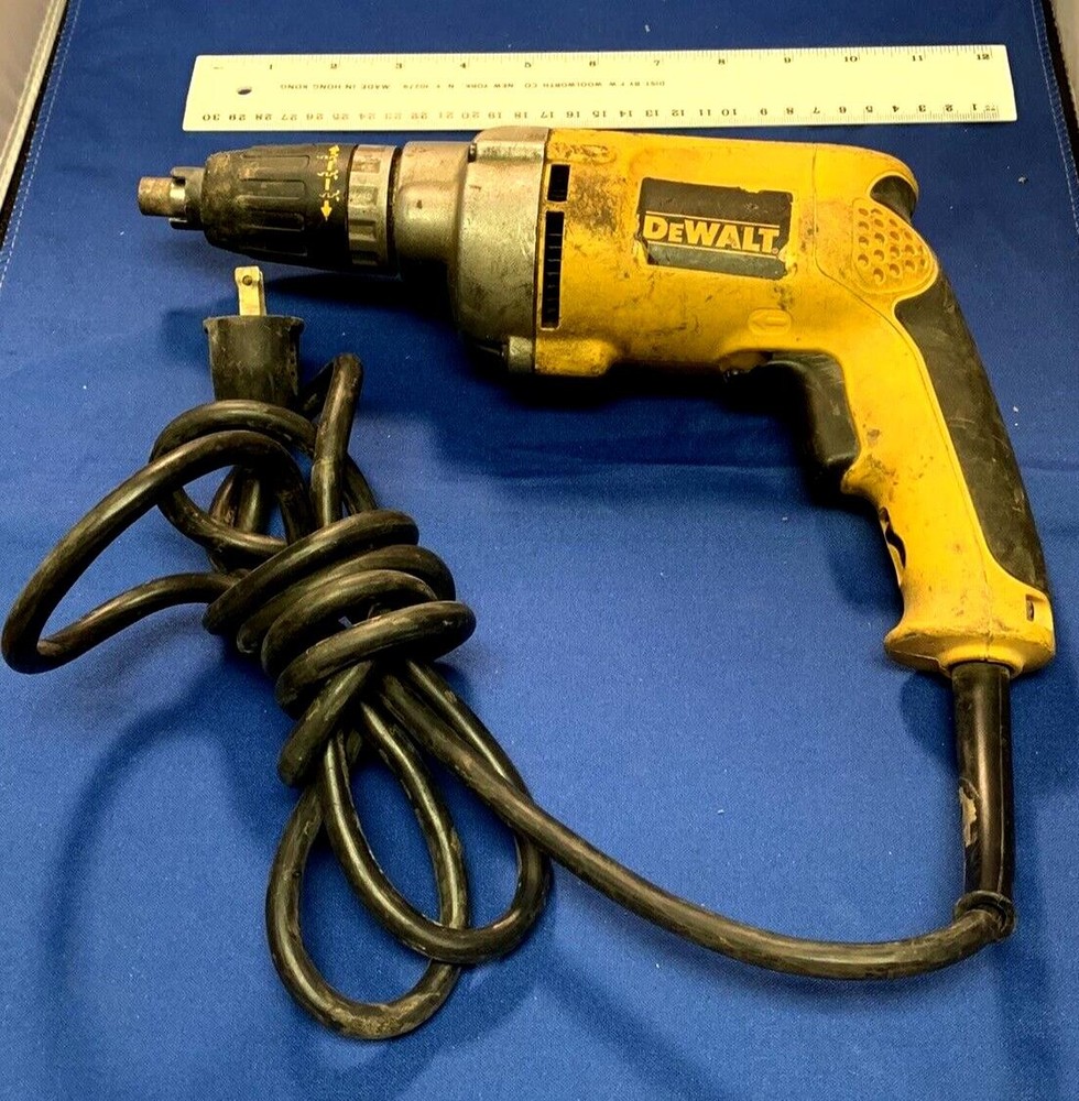 DEWALT DW266 6.5-Amp Variable-Speed Reversing Depth-Sensitive TEKS Screw-driver