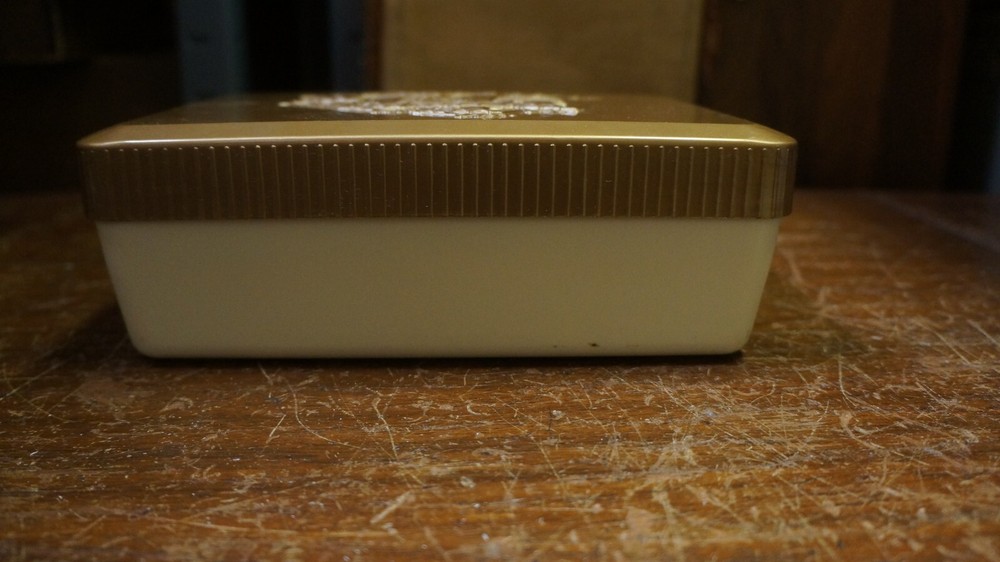5.5 X 8 X 2.5 EDUSCHO KAFFEE PLASTIC BOX EMPTY