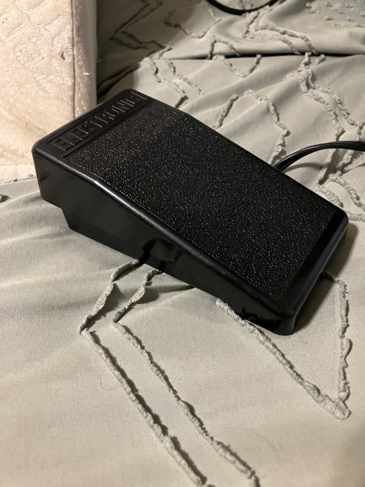 White Electronic 2000 ATS Sewing Machine