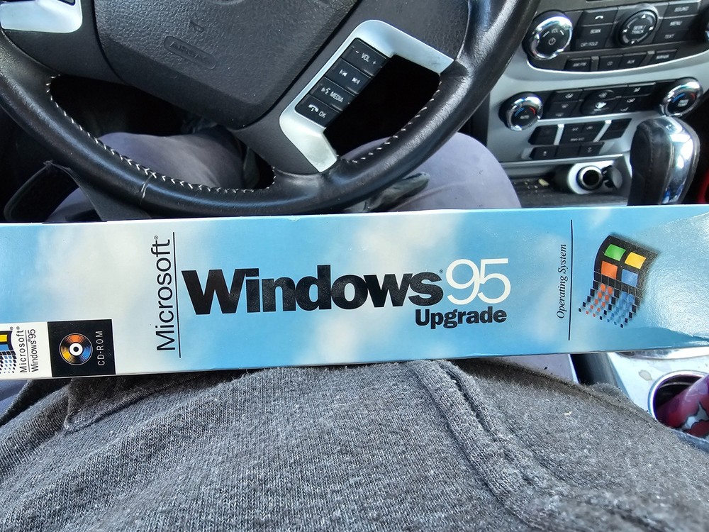 Microsoft Windows 95 Upgrade _ CD-ROM