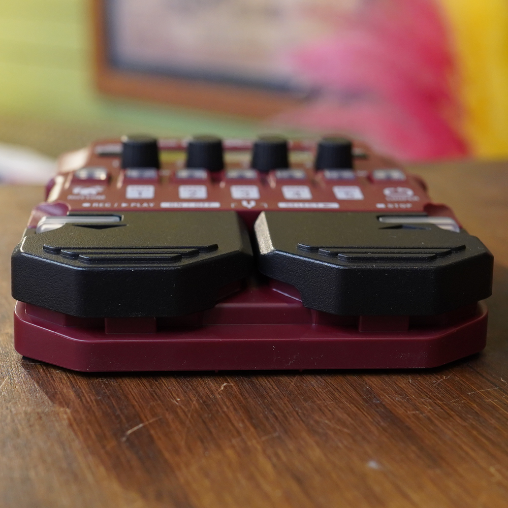 ZOOM B1 FOUR Red Base Multi Effects Processor Pedal Brand New