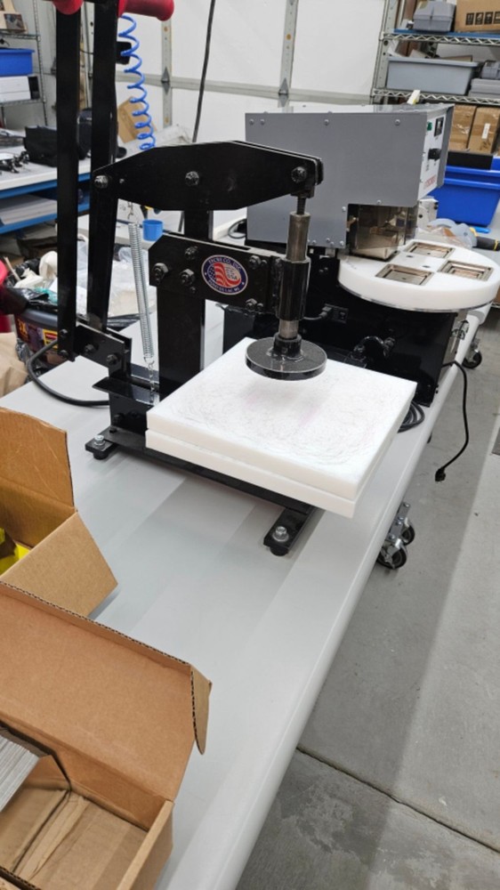 Tecre Model 1095 Electric Button Machine Complete System w/ 3 Diesets + Cutting