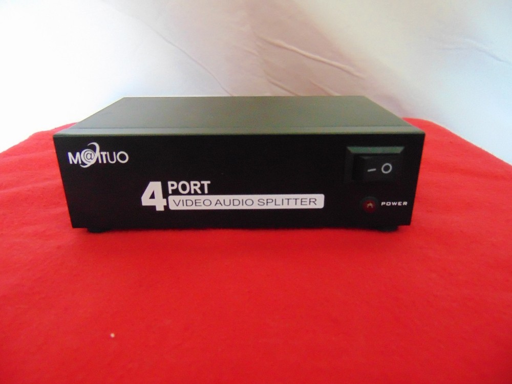 Maituo 4 Port Video Audio Splitter