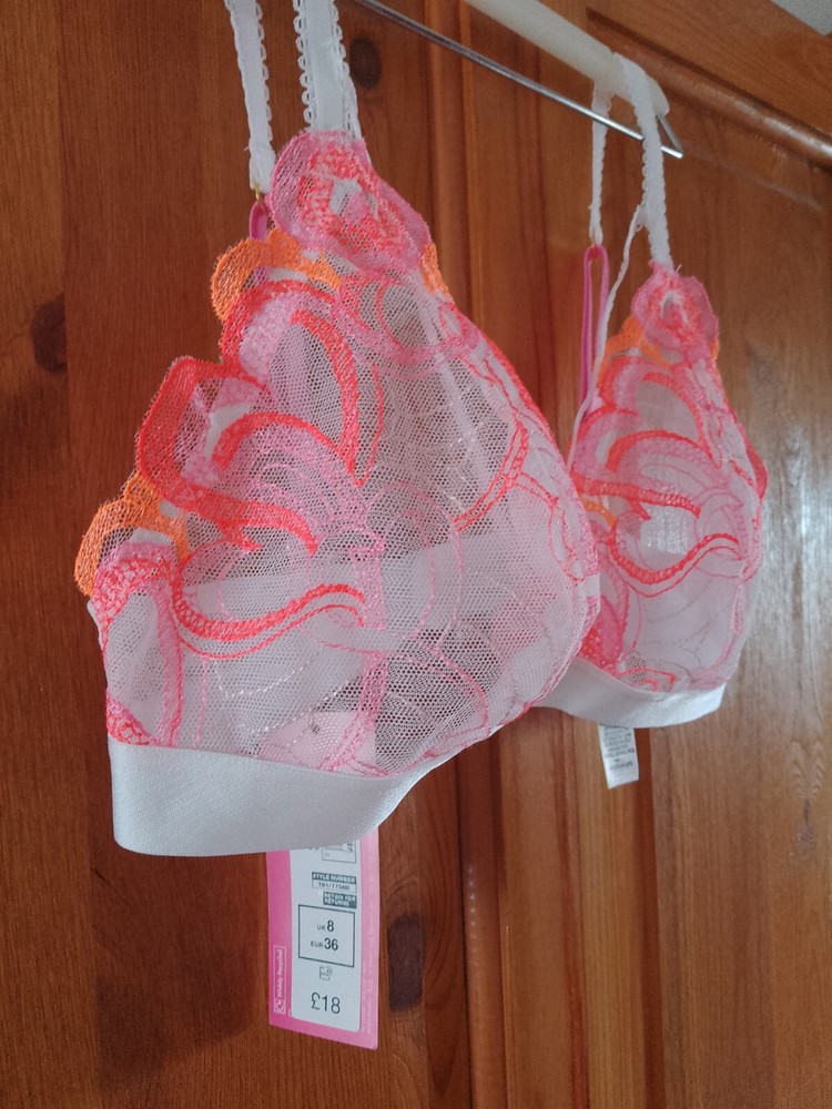 M& S Bra Size 8