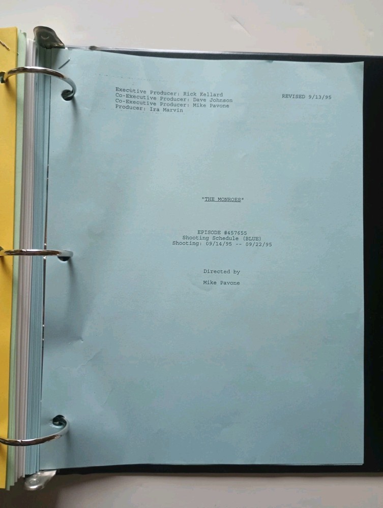 THE MONROES (1995) TV Soap Opera Scripts & Production Binder William Devane