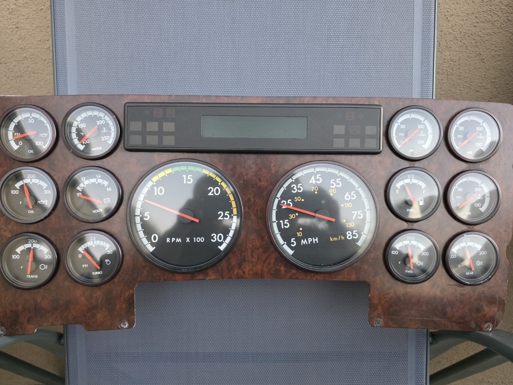 Freightliner Century Cluster Dash Panel A22-48313-011