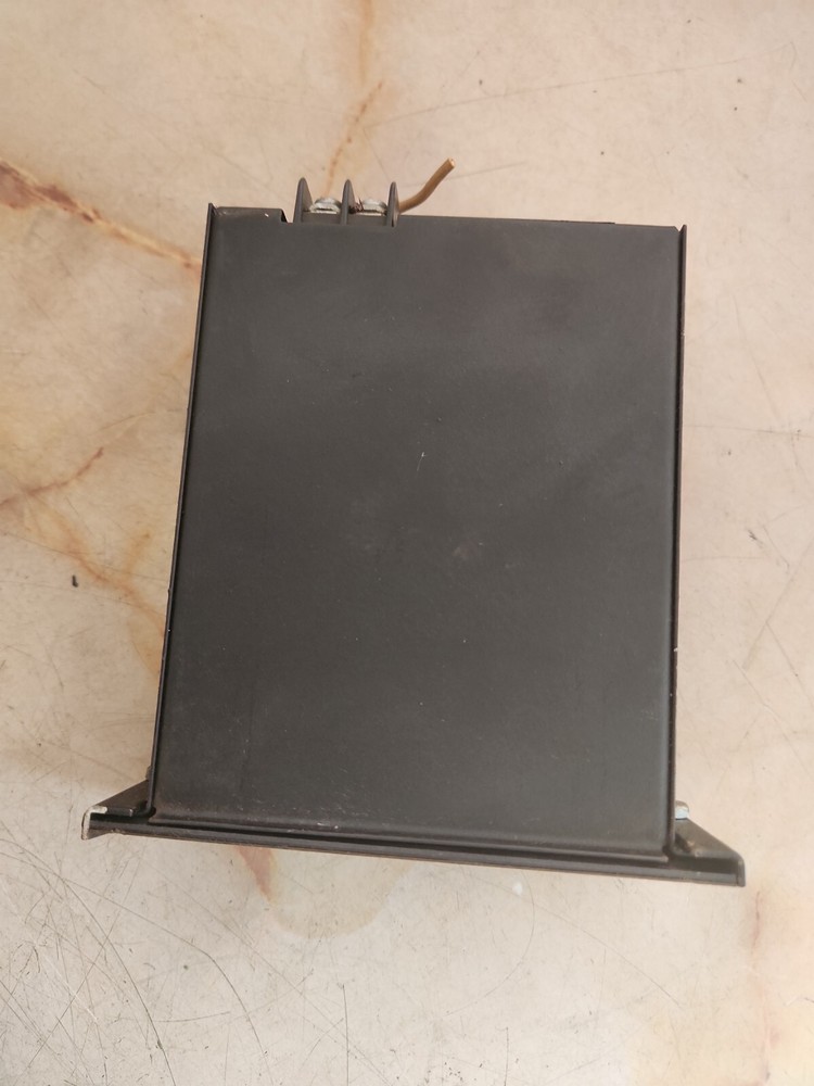 RED LION CONTROLS DT3D0 TACHOMETER