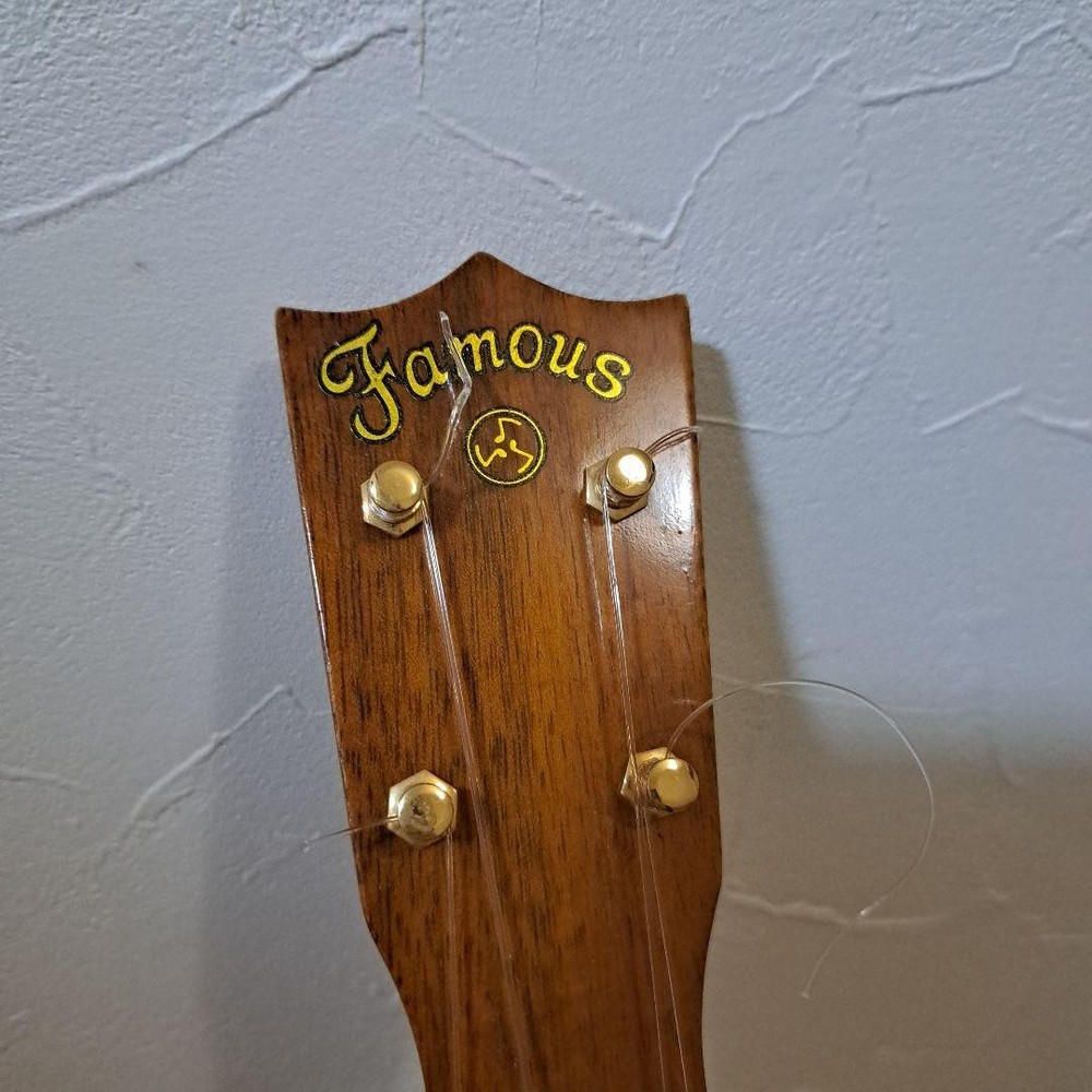 Ukulele Famous FS-5 with hard case
