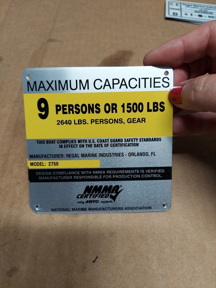 Variety BOAT MAXIMUM CAPACITIES PLAQUE (46-E1)