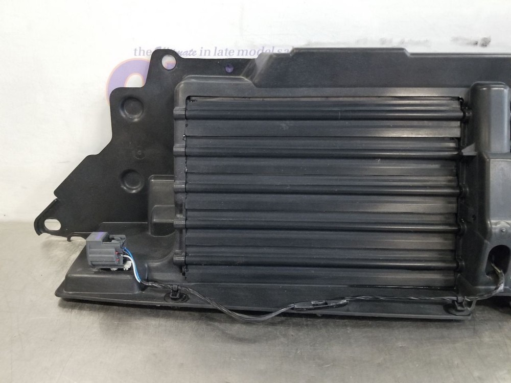 19 2019 RANGE ROVER 5.0L AIR SHUTTER