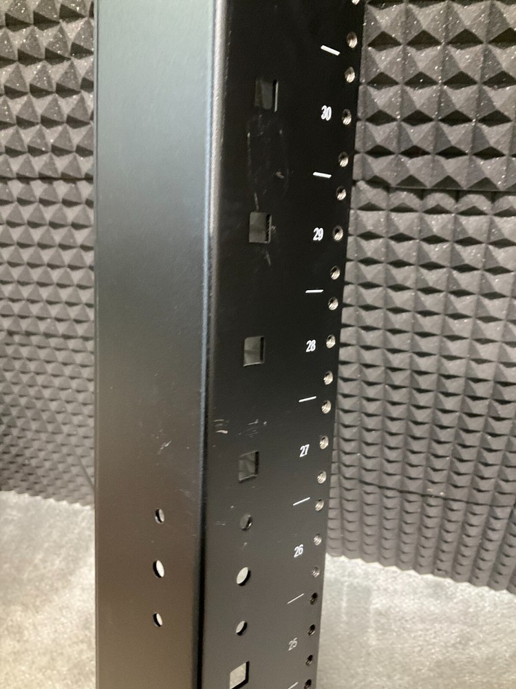 APC NetShelter 4 Post Open Frame Rack 44U AR204A ✅❤️️✅❤️️ OPEN BOX ✅❤️️✅❤️️