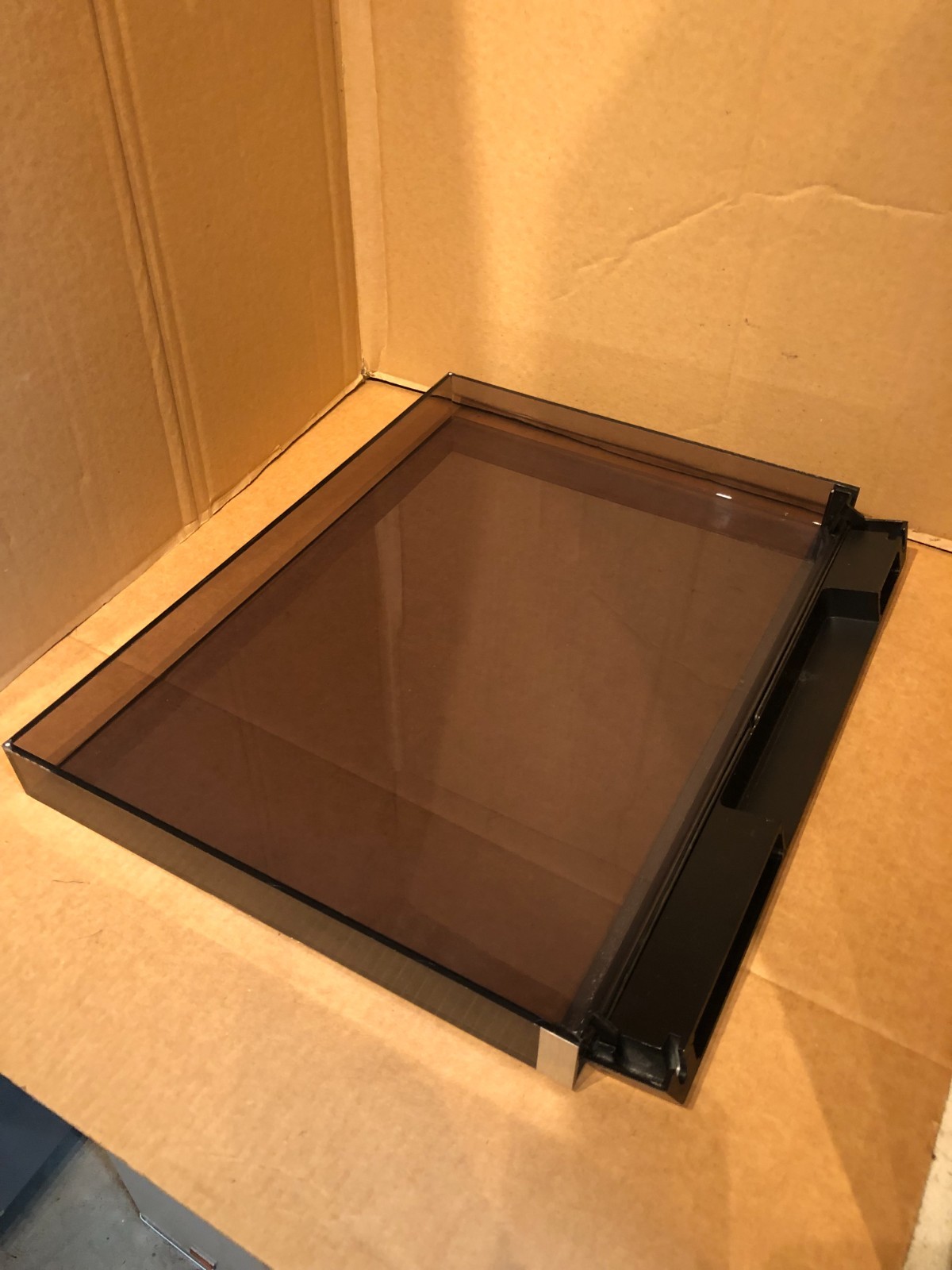 B&O 4002 turntable parting: Dust cover assembly