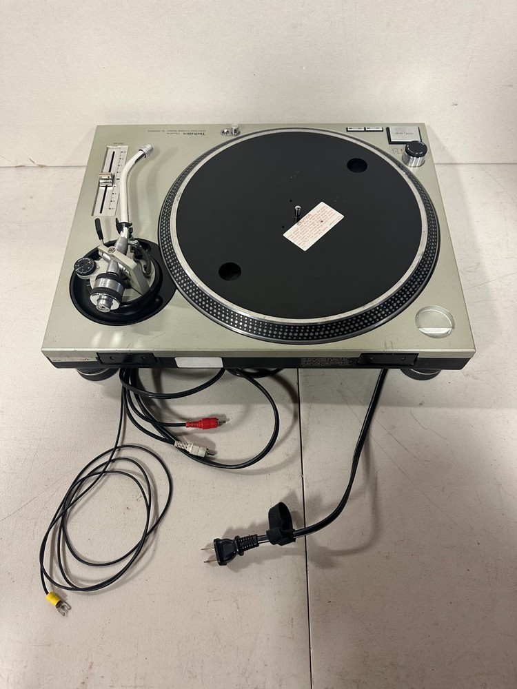Technics SL-1200 MK2 Silver Direct Drive Turntable