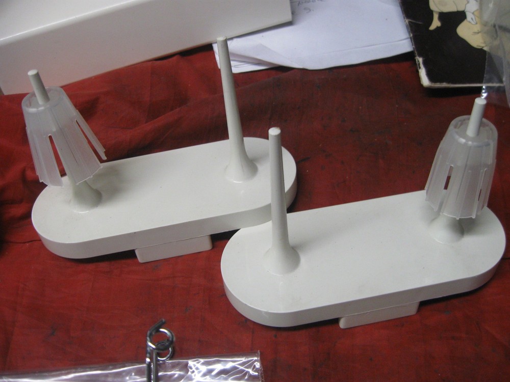 WHITE-34 SERGER Sewing Machine 4 Thread Spool Rack Vintage