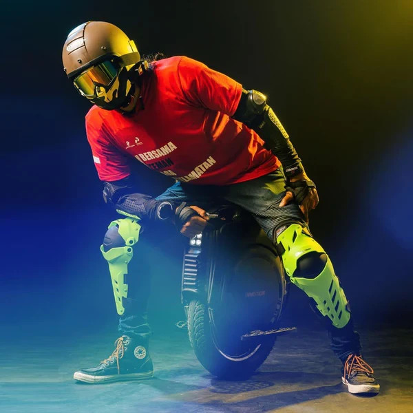 E-Unicycle InMotion V12 Pro
