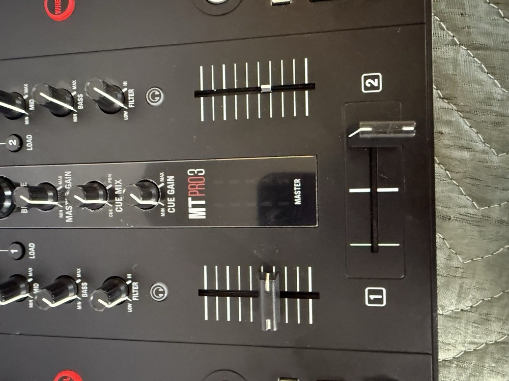 Numark MT PRO3 2-Channel Dual Deck Controller *Read