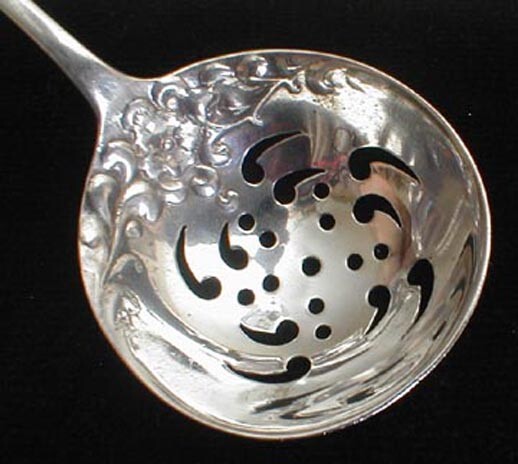 Dominick and Haff ROCOCO sugar sifter - mono